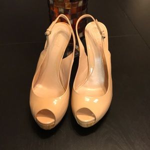 Gucci Nude patent leather slingback platform shoe